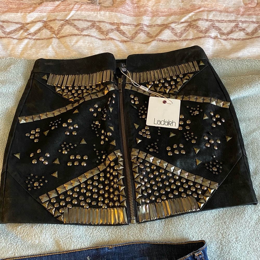 Woman’s Skirt